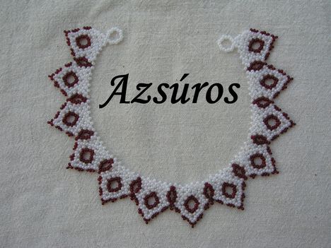 Azsúros (fehér-bordó)