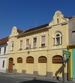 Mosonmagyaróvár, az 1851-en alapított néhai Húsárugyár épülete, 2011. október 09.-én