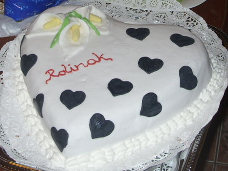 Szív torta (fekete-erdő, marcipán borítással)