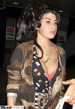 amy-winehouse-alcohol-drugs-2