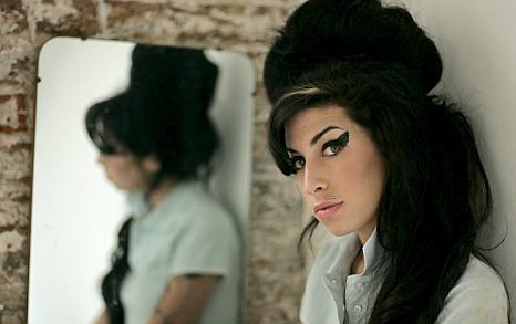 Amy-Winehouse-amy-winehouse-37812_466_293