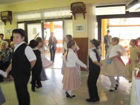 Iskolások tánca