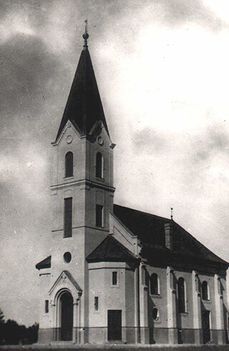 A lakiteleki katolikus templom régen