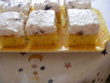 Szilvás-habos-kókuszos sütemény