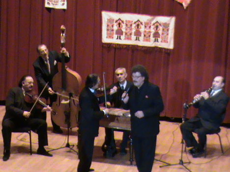 Koltai Zoltán és az Unicum Gipsy Band élen Berki Béla Prímás.
