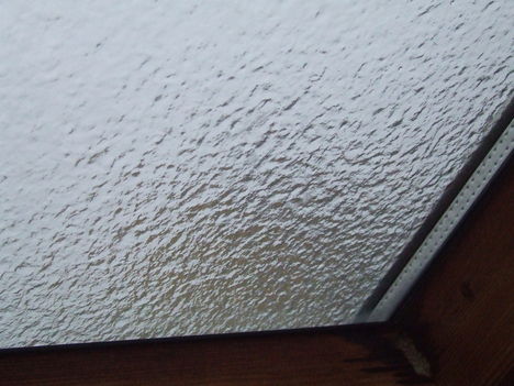 Vigyázat! Itt az ónos eső! - tetőtéri ablak Sokorópátkán III.