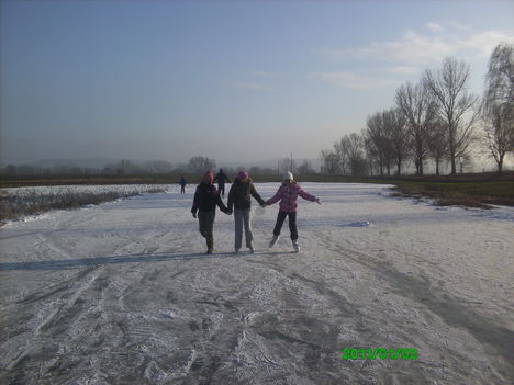 három a kislány a jégen