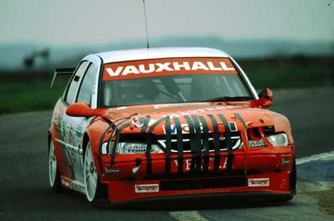 Vauxhall Vectra Muller front end damage
