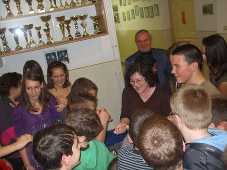Mikulás a Széchenyi Iskola báljában 2011. Gönyű 32