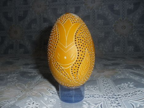 Festet-Fúrt-Karcolt-Tojás.