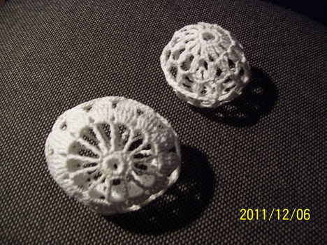100_8252 Gömbök