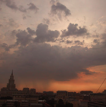 vihar Szentpéterváron