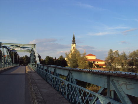 Kunszentmárton Hármas  Körös közúti híd és  Katólikus templom