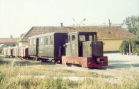 7.rész 	   Reggeli vegyesvonat Kapuvár Belsõmajor megállóhelynél, 1975 körül.