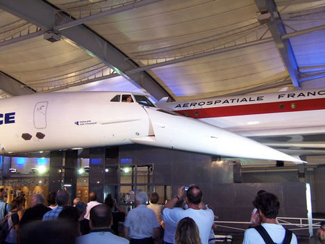 Párizsban a Concorde