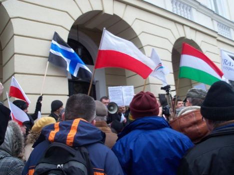 Pikieta za Węgrami Tüntetés a magyarokért
