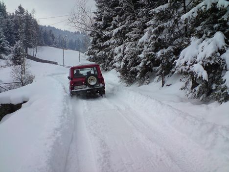 A hótakarító gép nyomában a Daktari