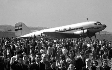 az első MASZOVLET repülőgép érkezése 1953