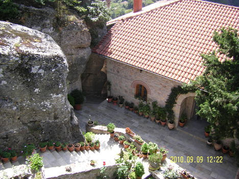 Meteora Női kolostor udvara 