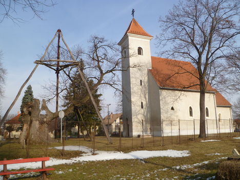 Hédervár, Boldogasszony-kápolna és az Árpád-fa, 2012. február 19.-én