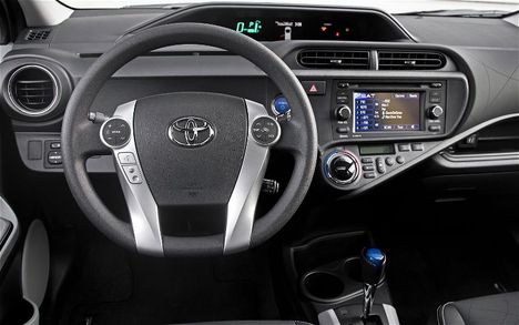 2012-Toyota-Prius-C-dash-view