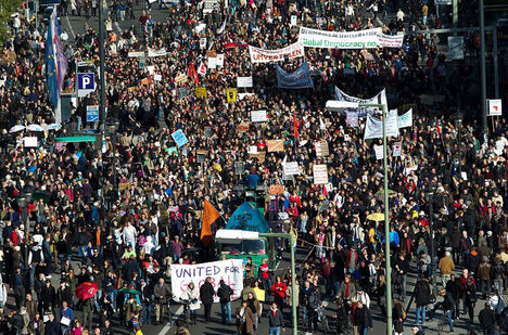 Occupy Mozgalom Tokyo-Párizs-Berlin-Frankfurt-Bécs 4