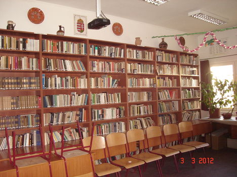 Az iskola könyvtára