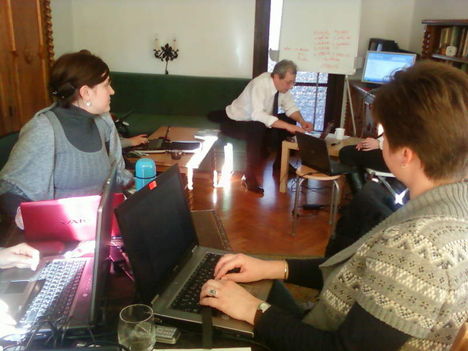 A 2012. március 5-i üzleti informatika tanfolyam lelkes tanulói 13