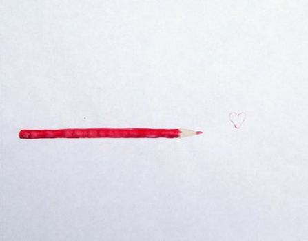 szívet rajzolt ceruza
