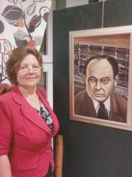 Czeglédi Gizella festőművész hazánk 100 legjelentősebb alkotói egyikének portréja mellett