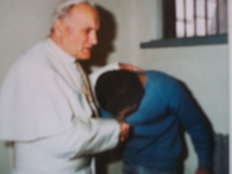 II.János Pál pápa - megbocsátás