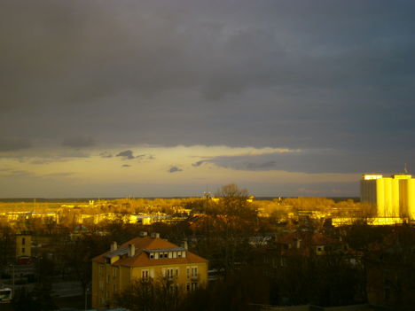 Lemenőben a Nap