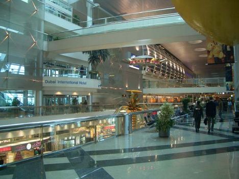 dubai 12 Dubai Airport mint egy pláza