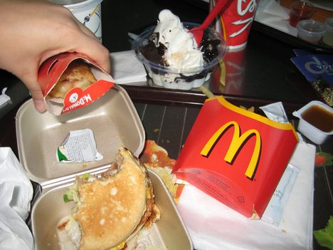 dubai reptér a McDonald's innen se hiányozhat
