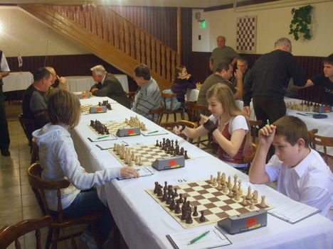 Gönyű - Lövő megyei I. oszt. sakkmérkőzés (6-4) 3