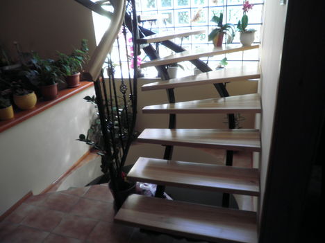 lépcső alsó része