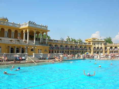 Budapesti fürdő