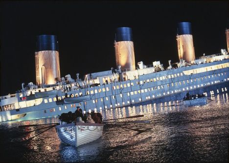 Titanic nevű luxushajó