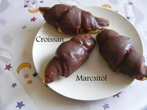 Csokis croissan