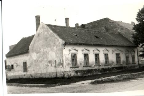 altes Modrovich-Haus auf der Hauptstraße