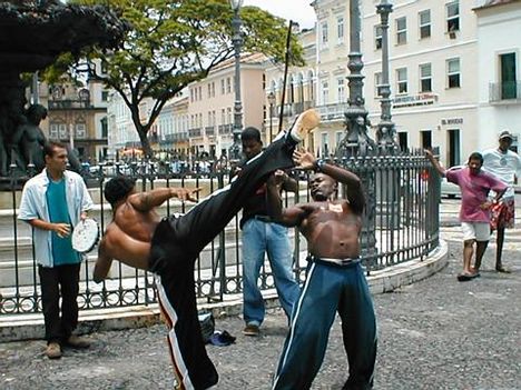 capoeira edzés a főtéren