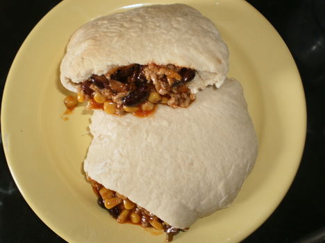 házi készítésű pita,mexikói chilis babbal töltve