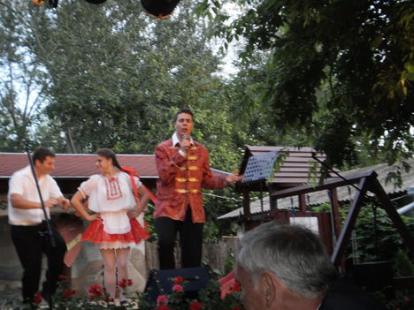 Mészáros vendéglő 2012.06.02 Abony  Farkas Tamás és táncosai