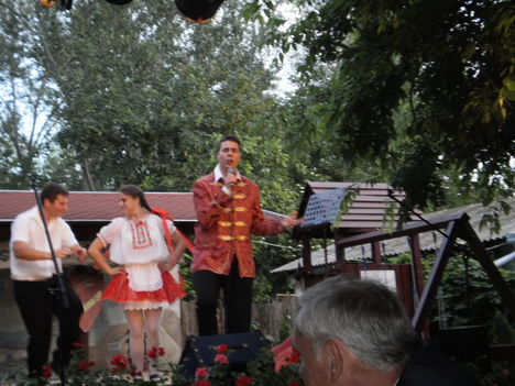 Mészáros vendéglő 2012.06.02 Abony Farkas Tamás és a táncosok