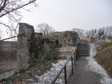 A régi várfal