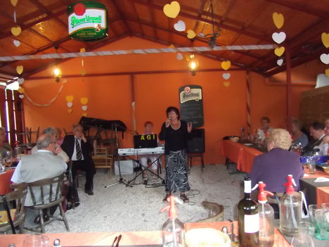 2012.jún.12.Újpesti zenebarátkör a "Kakukk" vendéglőben