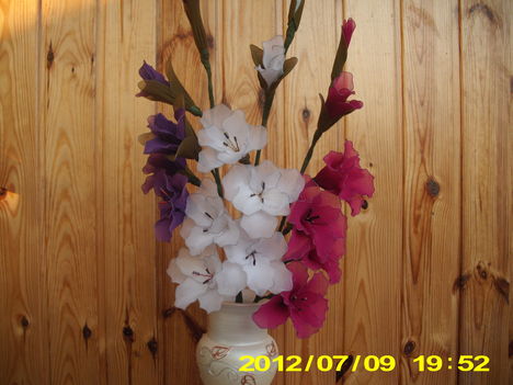 harisnya virágaim 054