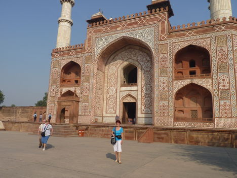 Sikandra - Akbar császár mauzóleuma.