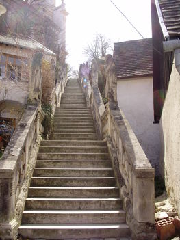 Sopronbánfalva-88 lépcső vezet a templomhoz,kolostorhoz