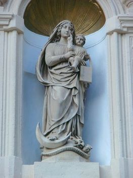 Mária a kis Jézussal szobra